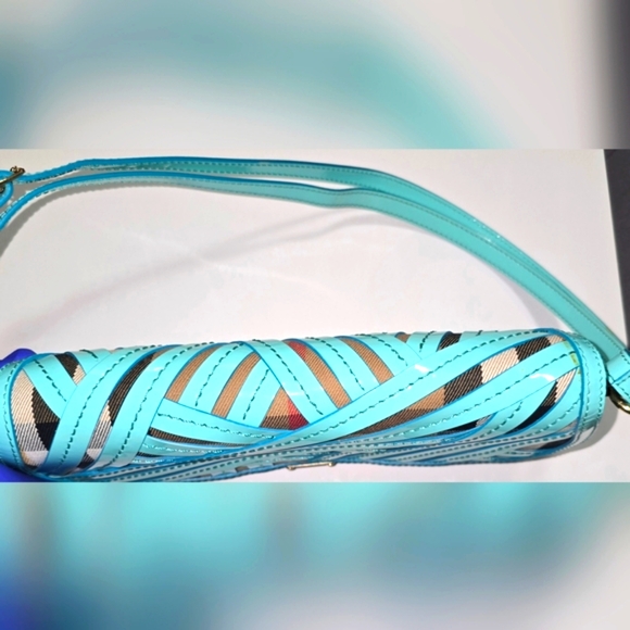 Authentic Burberry Limited Edition Stitch 3 in 1 Shoulder, Clutch, Crossbody EUC - Picture 7 of 16